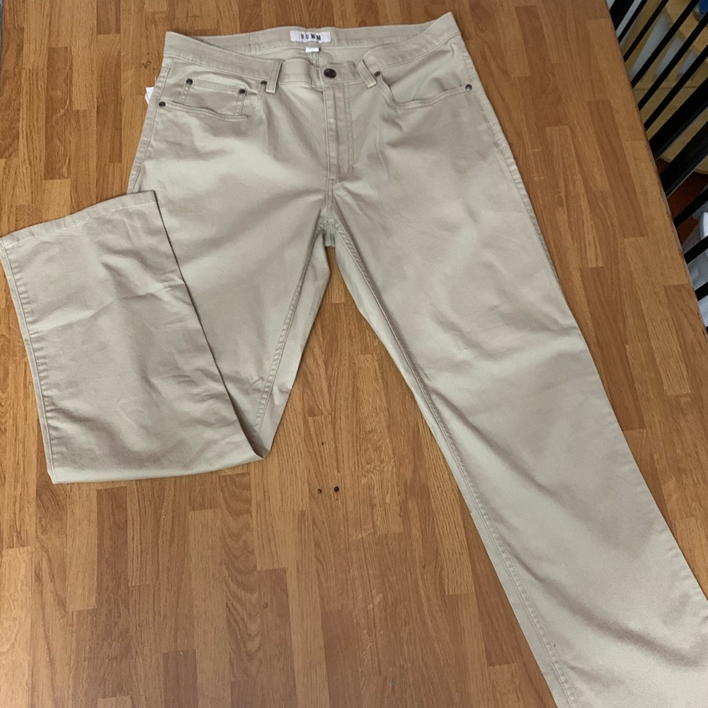Rowm khaki jeans